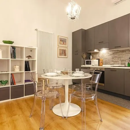 Santo Stefano 아파트 *